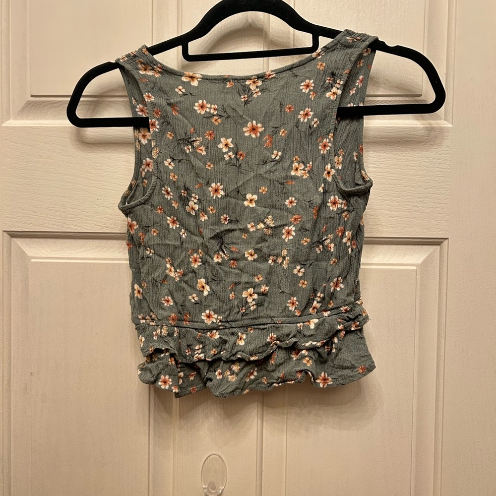 Paper Crane Green Floral Top - Picture 2 of 5